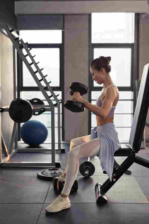 WD_WomenWeights_CM_01_022021.jpg