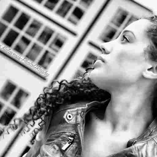 Massage Therapy The Pink Ruca - Shanay Valk RMT